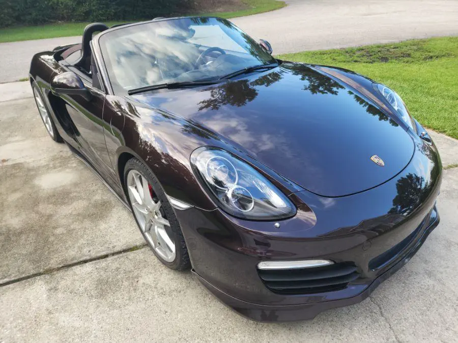 Porsche Macan look insane after being polished